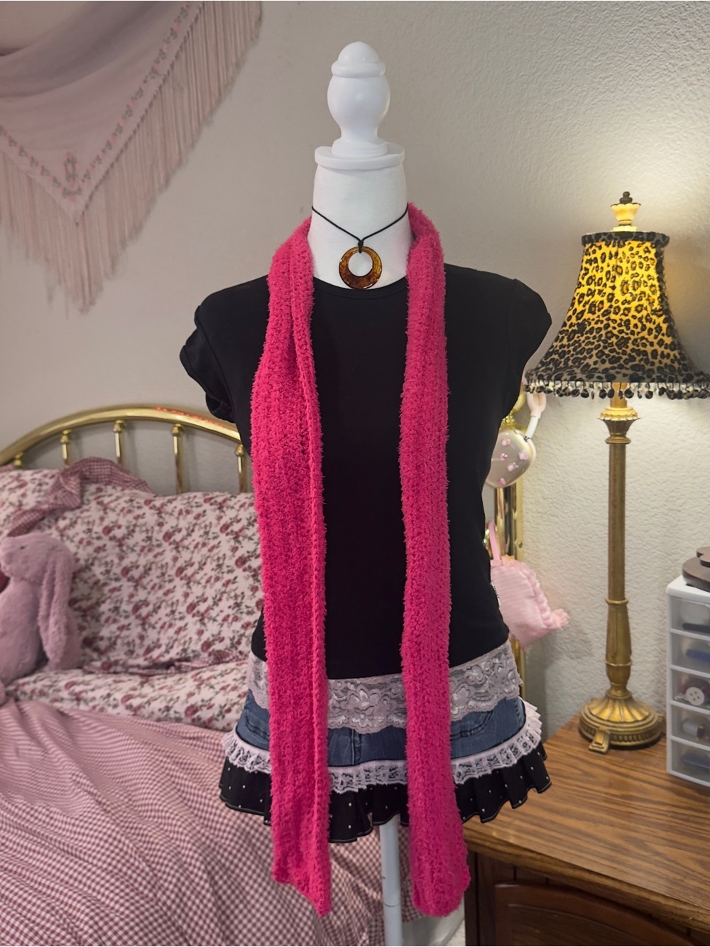 Women's Fuchsia Cozy Knit Scarf - Stylish Layering Accessory - Picture 3 of 5